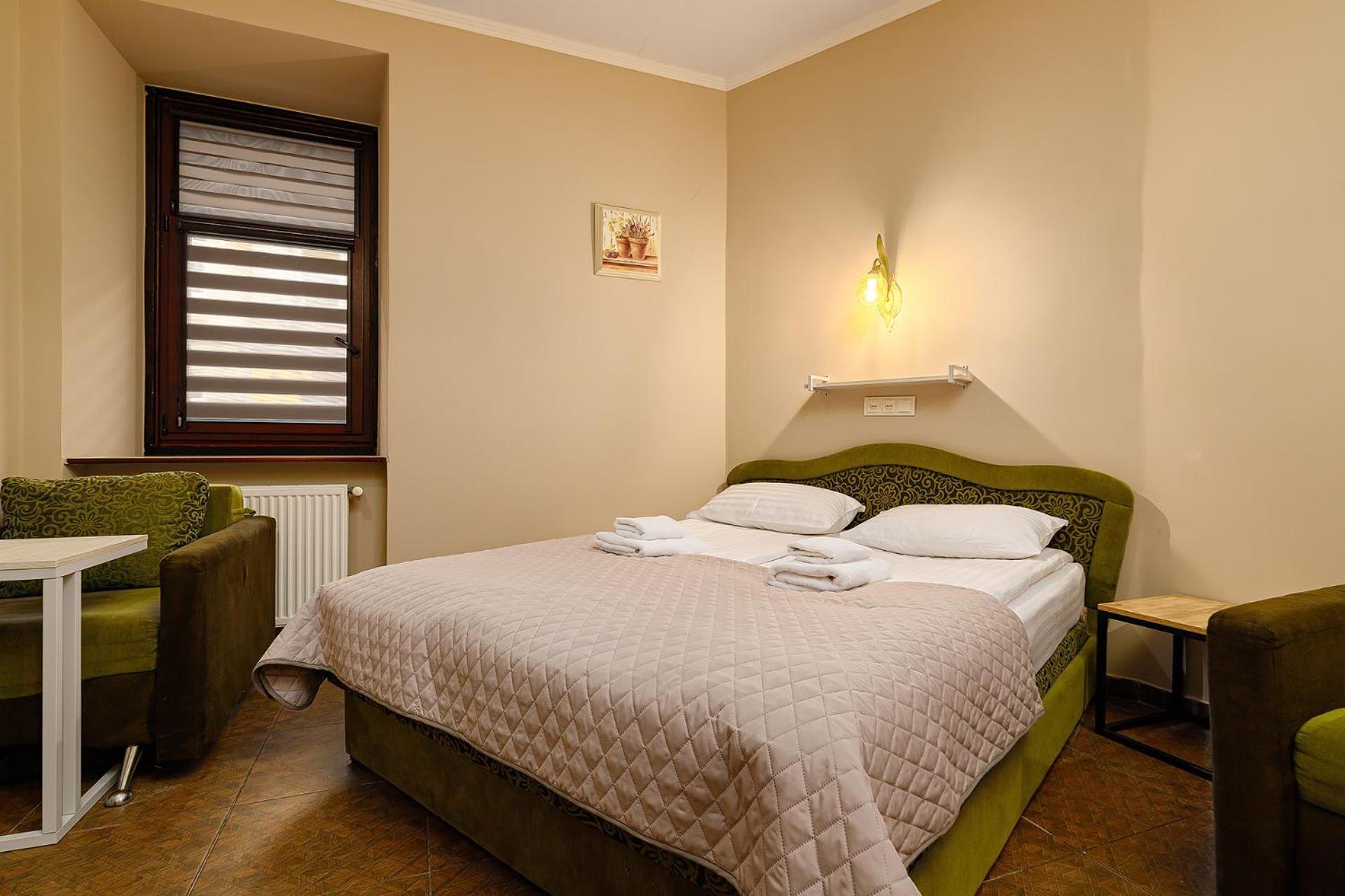 Hotel Kaiser Econom Lviv Buitenkant foto