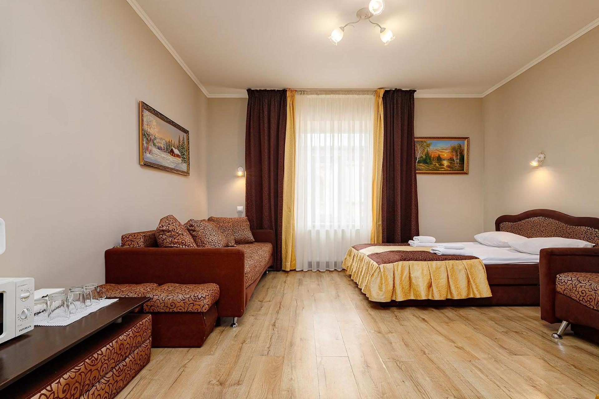 Hotel Kaiser Econom Lviv Buitenkant foto