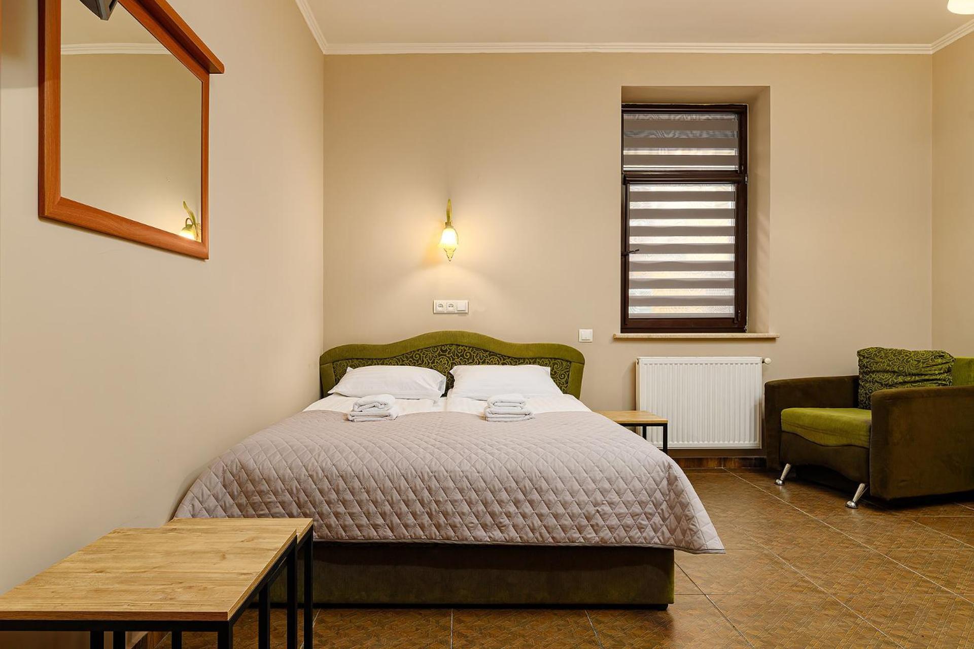 Hotel Kaiser Econom Lviv Buitenkant foto