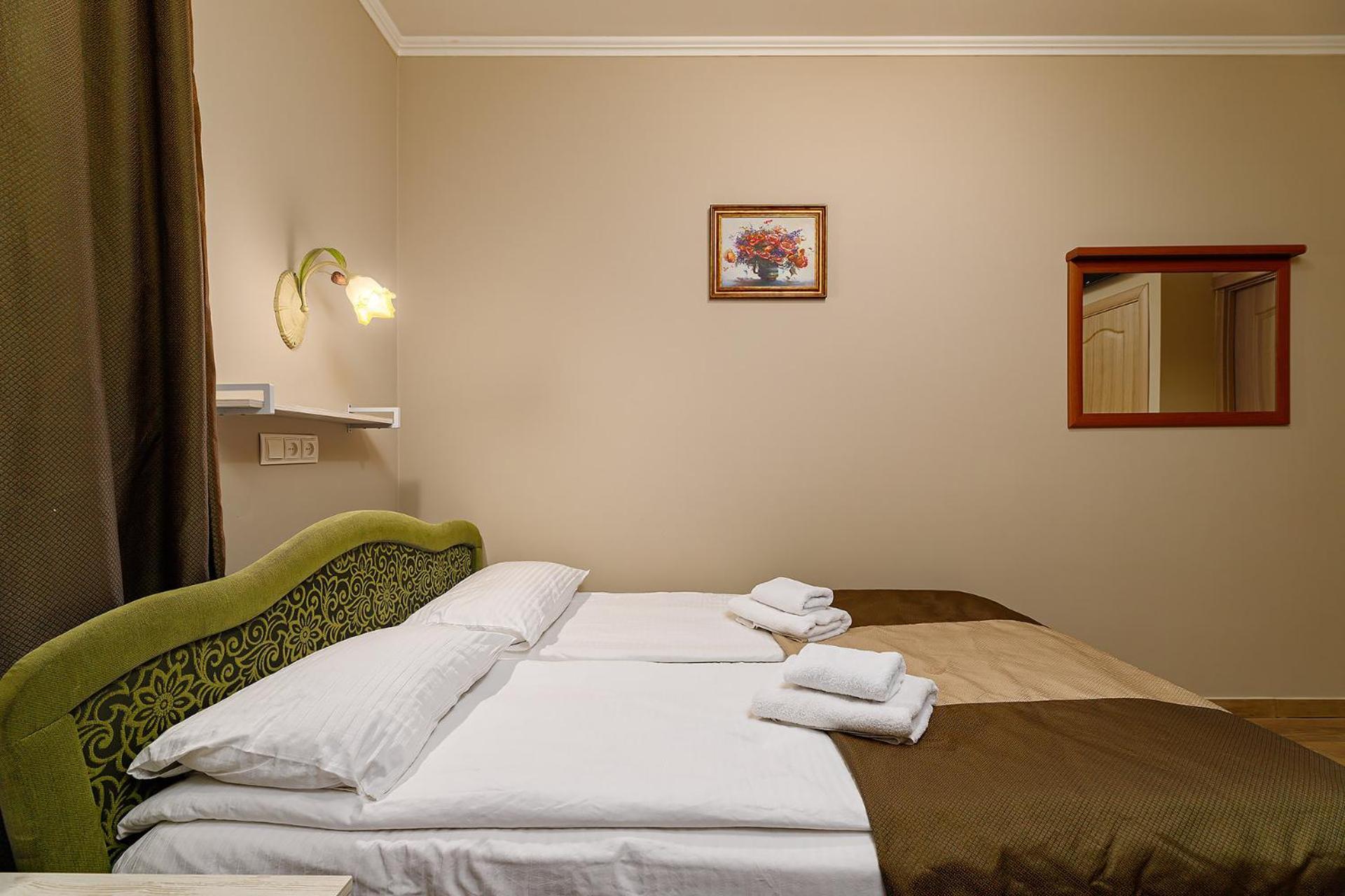 Hotel Kaiser Econom Lviv Buitenkant foto