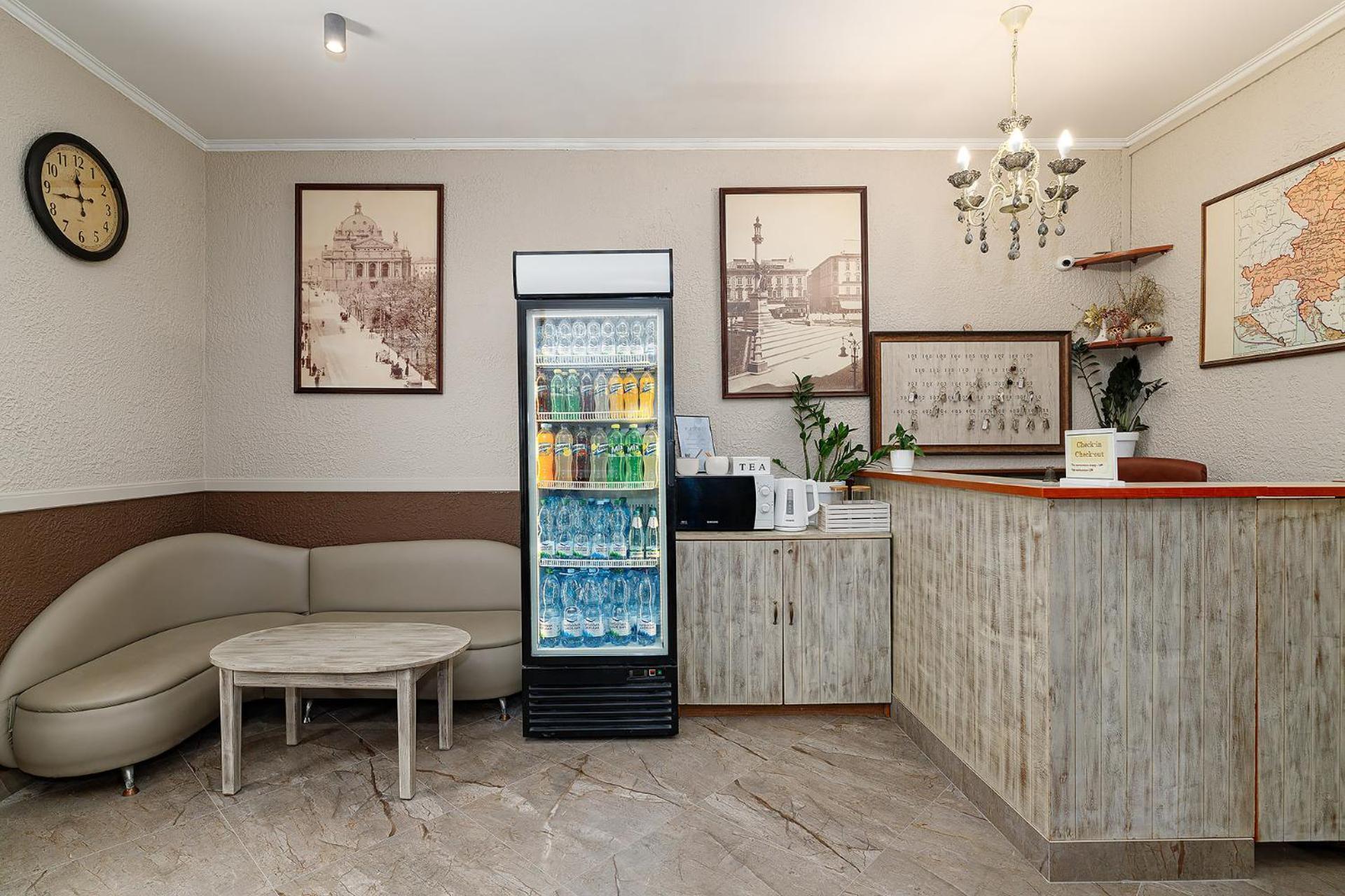 Hotel Kaiser Econom Lviv Buitenkant foto