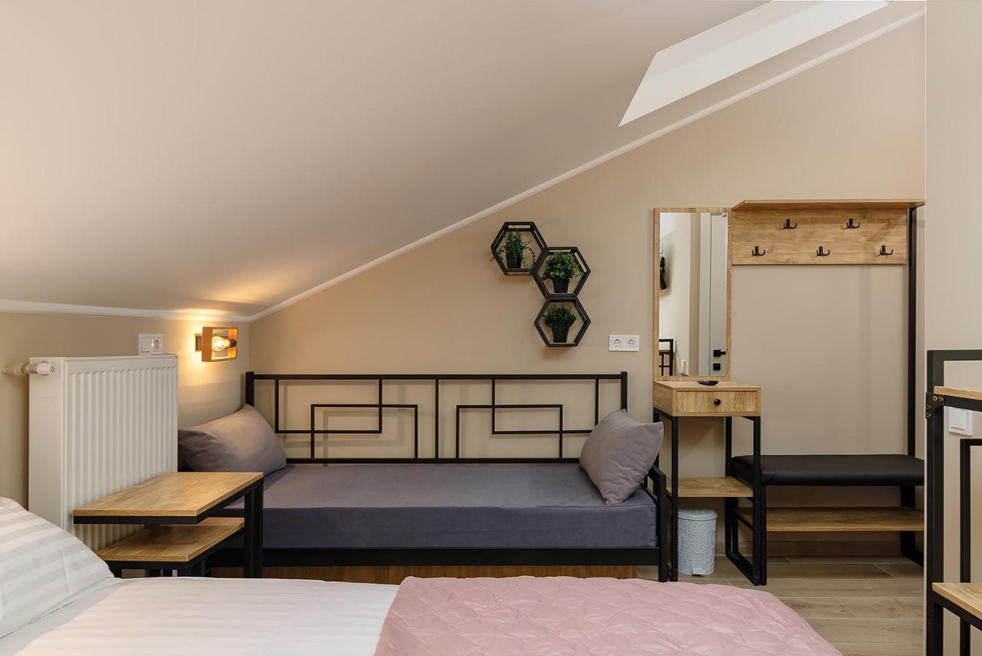 Hotel Kaiser Econom Lviv Buitenkant foto