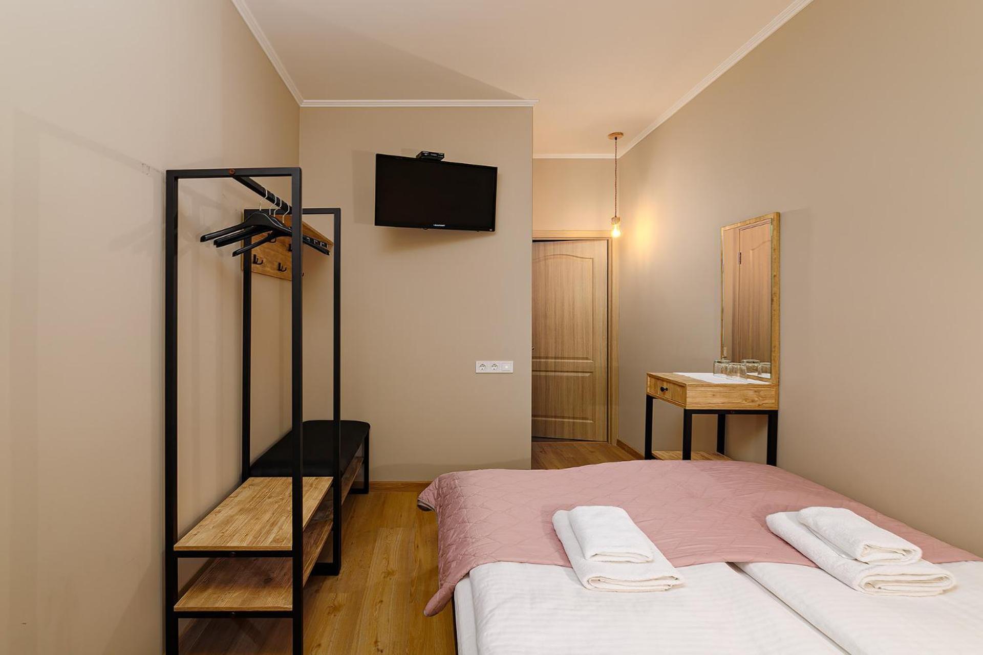 Hotel Kaiser Econom Lviv Buitenkant foto