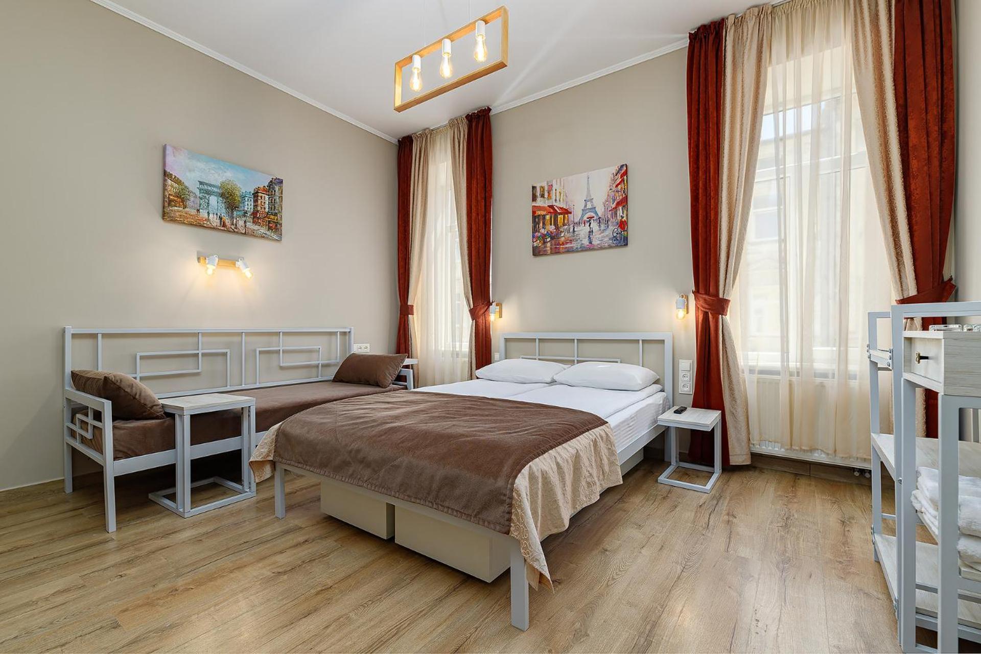 Hotel Kaiser Econom Lviv Buitenkant foto