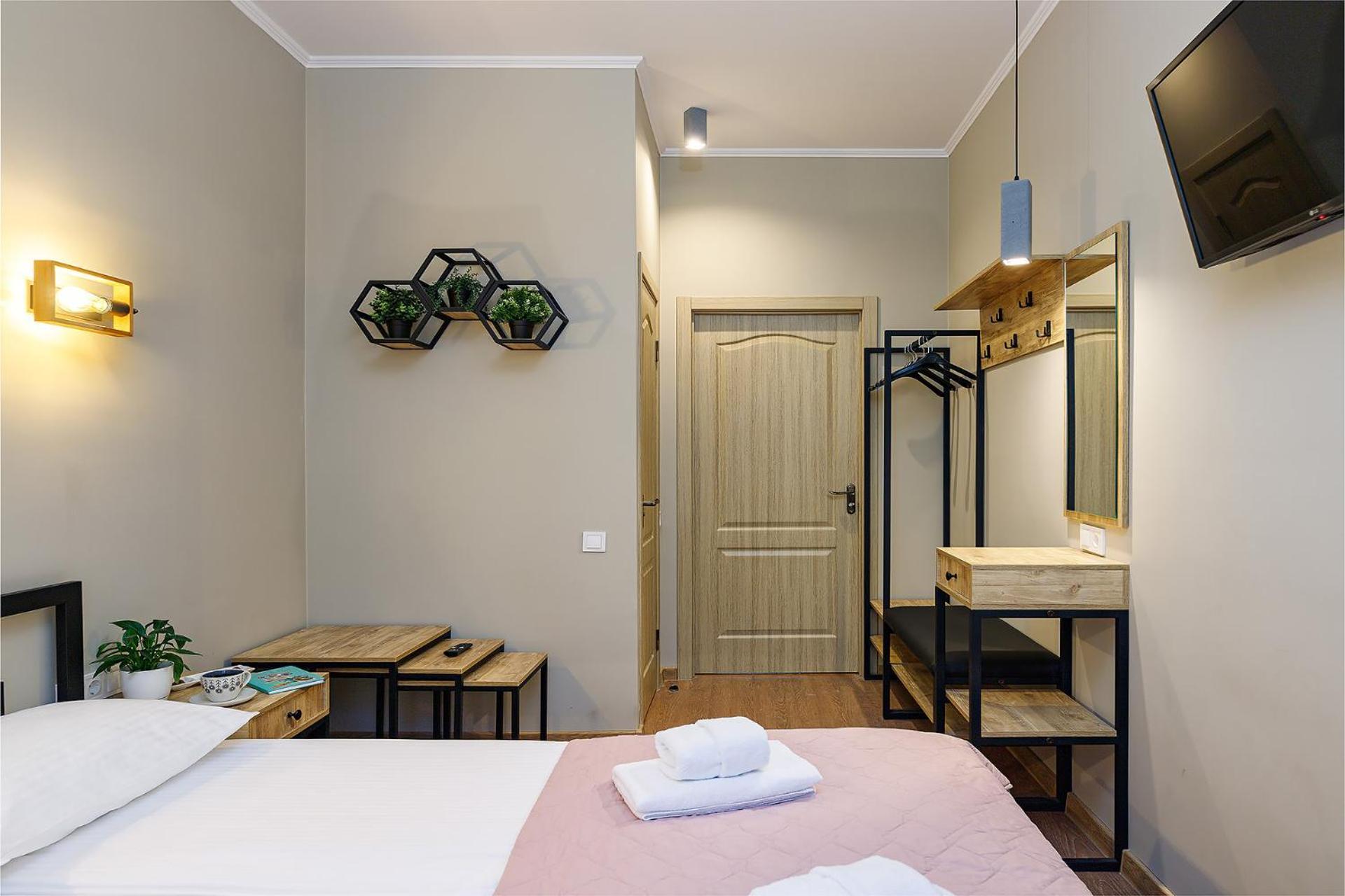 Hotel Kaiser Econom Lviv Buitenkant foto